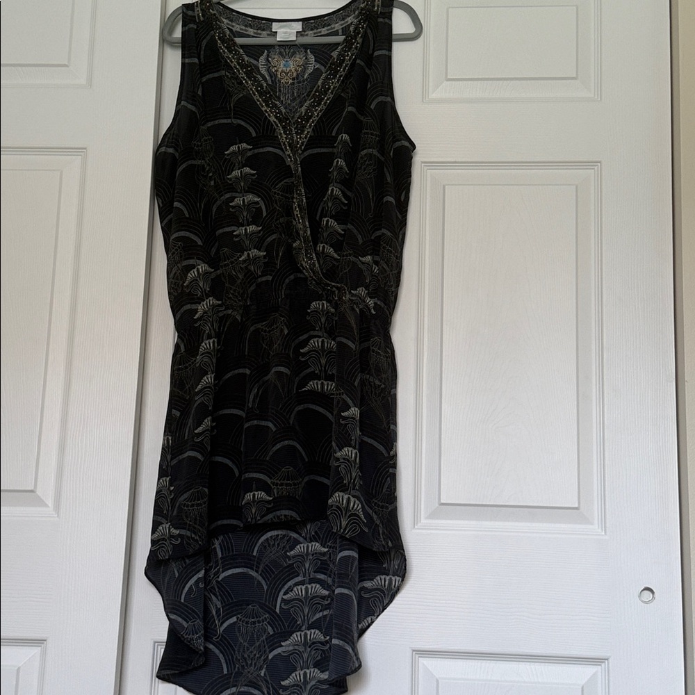 Camilla Elegant Black and Gold Top - Picture 3 of 10